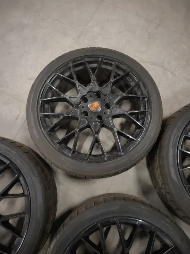 Llantas Porsche 21 con Neumáticos