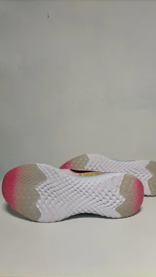 Nike Epic React Flyknit Running talla 42,5 nuevas