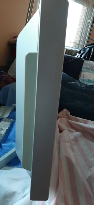 Televisión Loewe Concept L 26 Plata