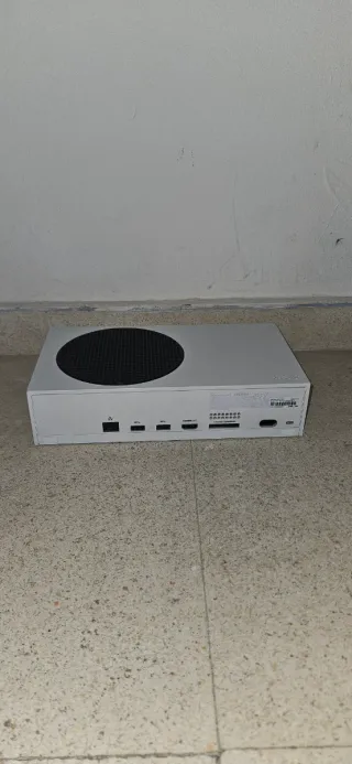Xbox Series S Blanca + 1 mando