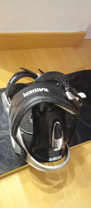 Snowboard NITRO con fijaciones RAIDEN