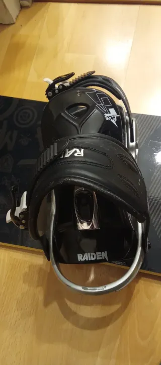 Snowboard NITRO con fijaciones RAIDEN