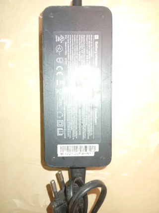 Cargador Patinete Eléctrico