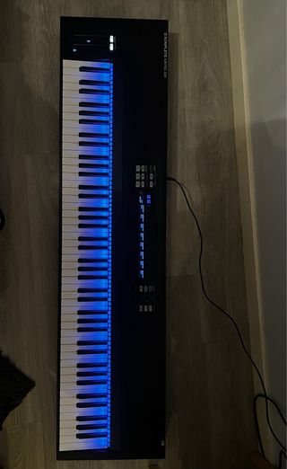 Controlador MIDI Komplete Kontrol MK1 88