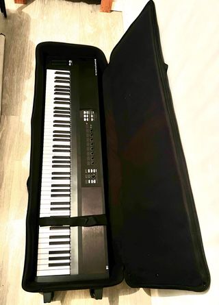 Controlador MIDI Komplete Kontrol MK1 88