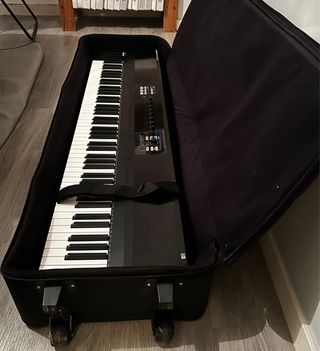 Controlador MIDI Komplete Kontrol MK1 88