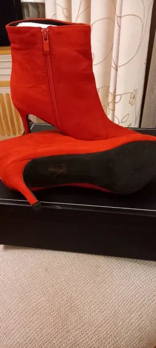 Botines rojos de tacón para mujer