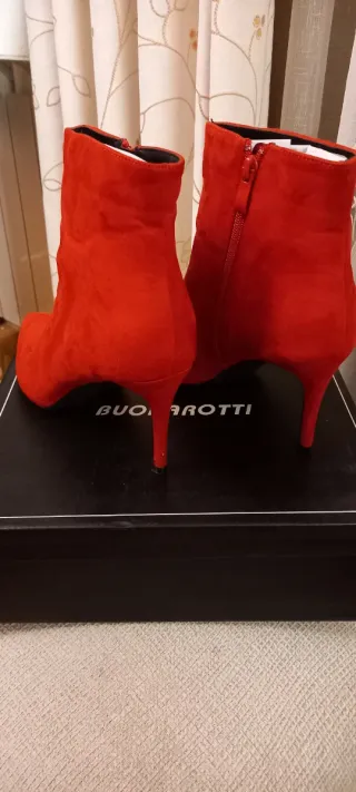 Botines rojos de tacón para mujer