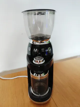 Macinacaffè Smeg Nero