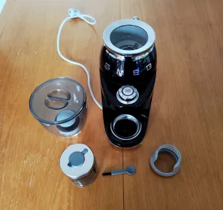 Macinacaffè Smeg Nero