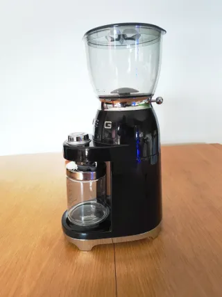 Macinacaffè Smeg Nero