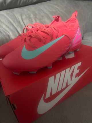 Botas de fútbol Nike rosas y turquesa Numero 38,5