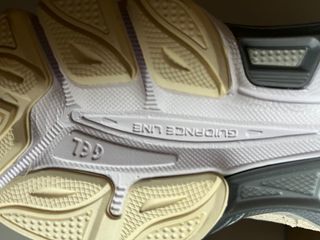 Asics Gel Beige/Plata Zapatillas Deportivas