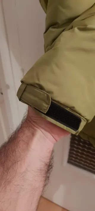 Chaqueta Zara acolchada verde.