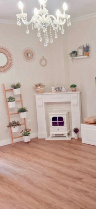 PreciosaChimenea eléctrica decorativa y marco