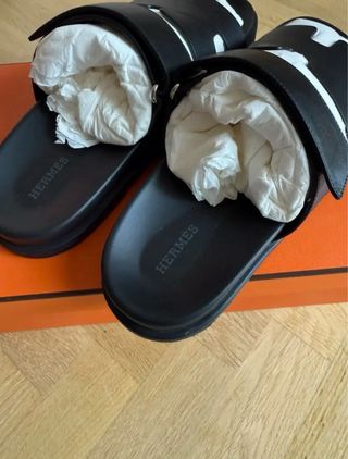 Hermes Chypre Sandalias Negras