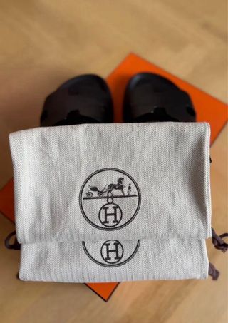 Hermes Chypre Sandalias Negras