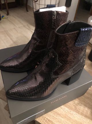 Botines Elvio Zanon Piel Serpiente marrón