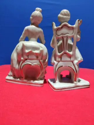 Coppia statuine porcellana circa 13 cm