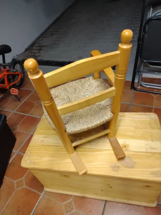 Mecedora infantil artesanal de madera