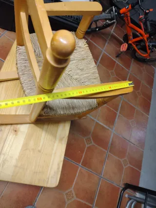 Mecedora infantil artesanal de madera