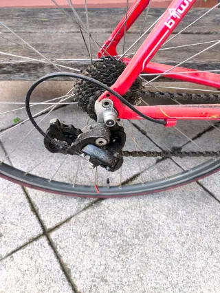 Bicicleta de carretera B-TWIN Roja y Blanca