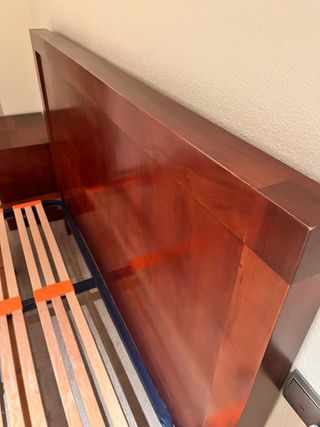 Cama de madera con somier y cabezal