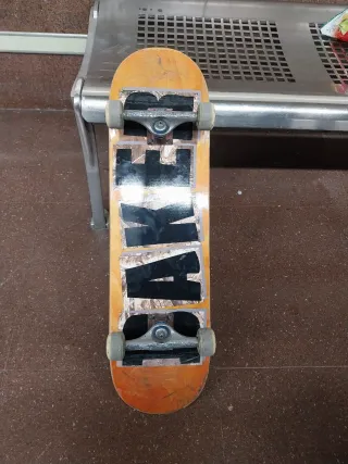 Tabla de skate BAKER medida 8.5