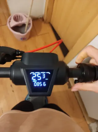 Patinete eléctrico como nuevo + cargador