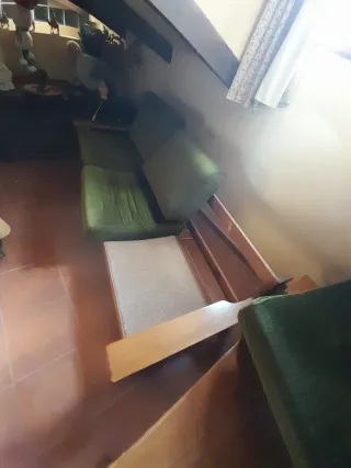 Sillón madera castellano y mesa a juego