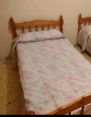 Cama de madera individual