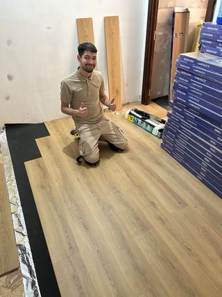 Instalación suelo, rodapié y puertas