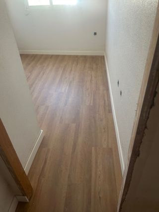 Instalación suelo, rodapié y puertas