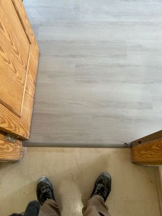 Instalación suelo, rodapié y puertas