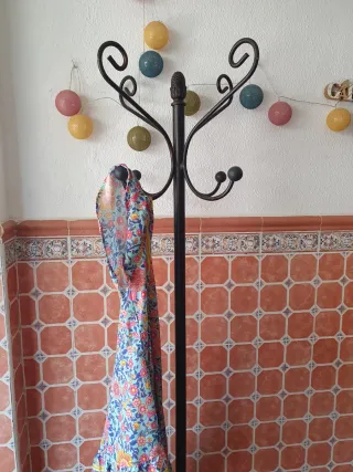 Perchero de metal elegante