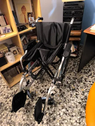 Silla de ruedas plegable