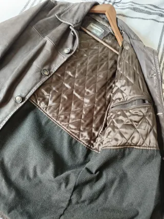 Abrigo pesado de cuero marrón