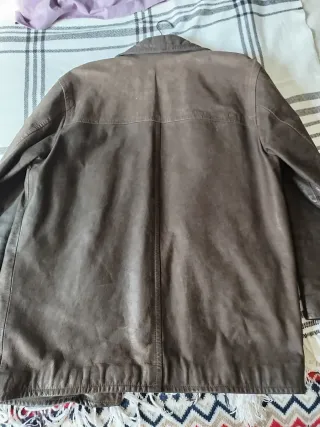 Abrigo pesado de cuero marrón