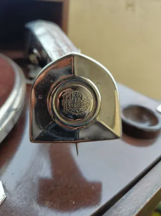 Gramófono Eléctrico Perpetuum Antiguo