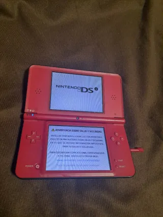 Nintendo DSi XL Roja