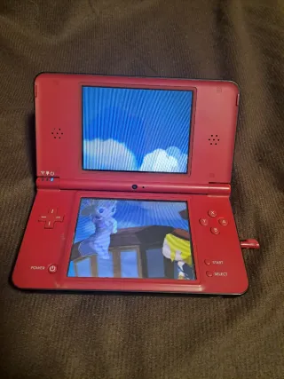 Nintendo DSi XL Roja