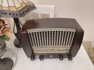 Radio de baquelita Philips a Válvulas 1951