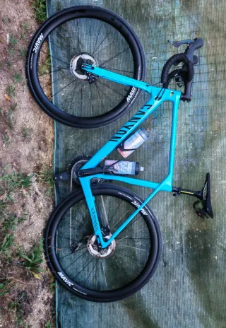 Bicicleta Canyon CF8 Endurance Disc