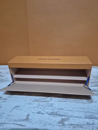 Caja y sobres Louis Vuitton