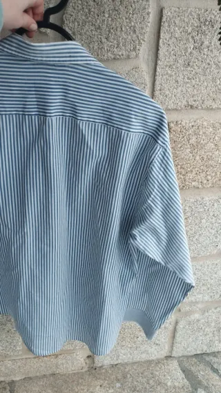 Camisa de rayas azul