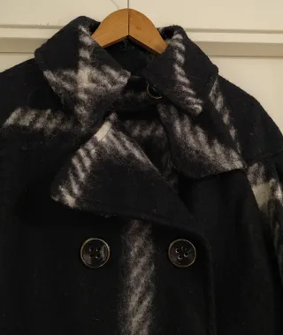 Abrigo Zara cuadros negro y blanco