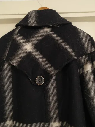 Abrigo Zara cuadros negro y blanco