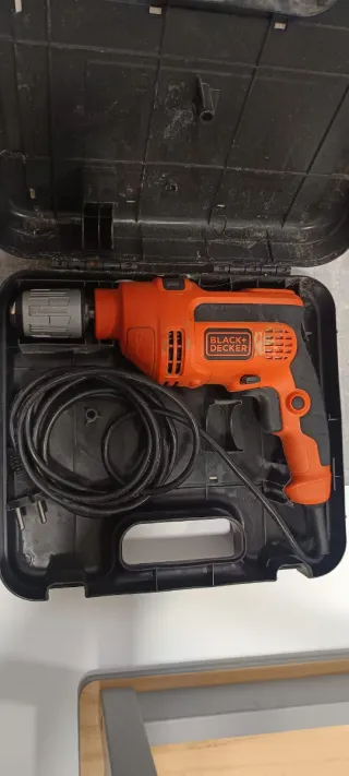 Taladro Black+Decker con maletín