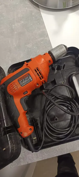 Taladro Black+Decker con maletín