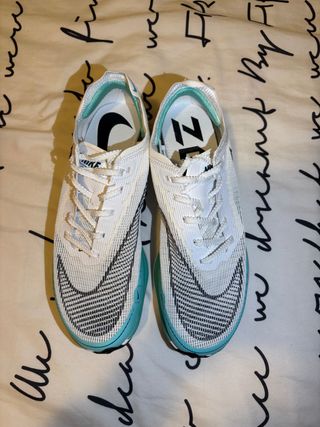 Zapatillas Nike Zoomx Blancas y Turquesa